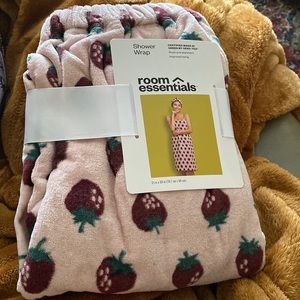 Strawberry shower wrap from Room Essential / Target (NWT one size)